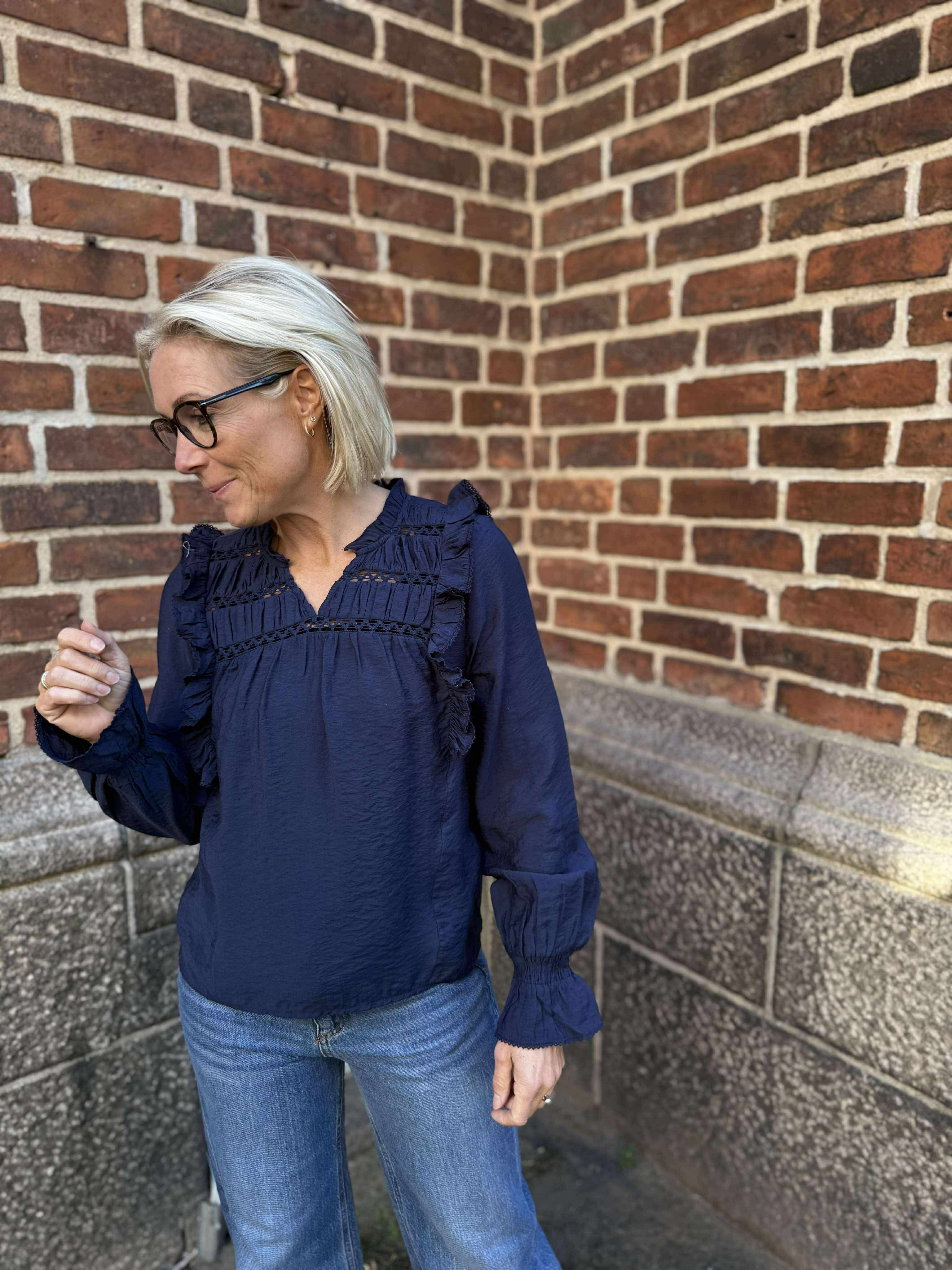 VMELSIE Top - Navy Blazer